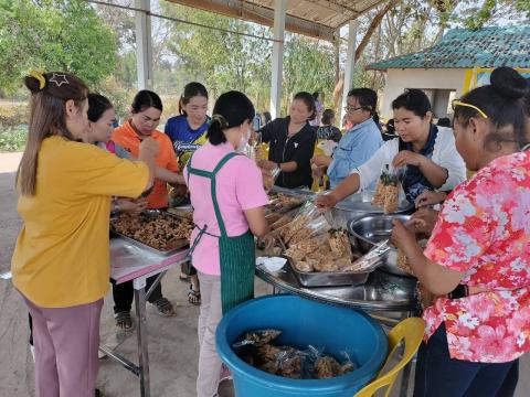 โครงการฝึกอบรมส่งเสริมและพัฒนากลุ่มอาชีพในชุมชน ต.ส้มป่อย